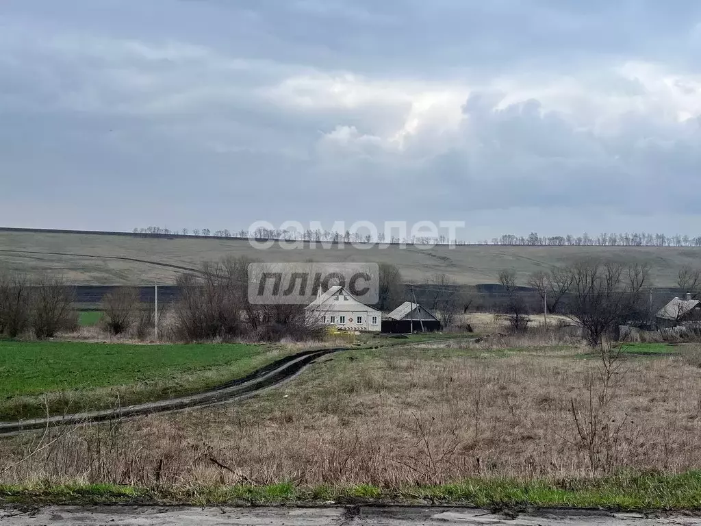 Дом в Курская область, Октябрьский район, Лобазовский сельсовет, ... - Фото 0