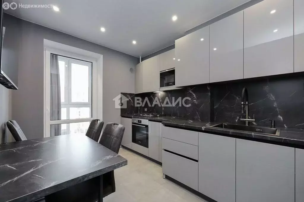 2-комнатная квартира: Калининград, улица Александра Невского, 220 ... - Фото 2