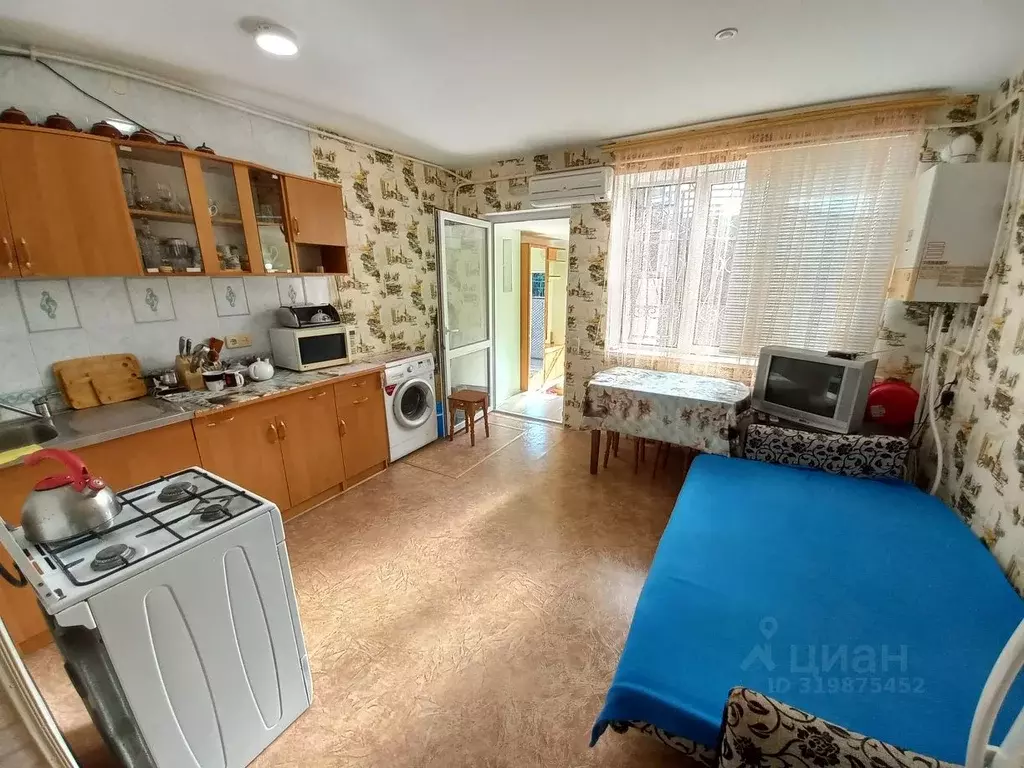 Дом в Крым, Евпатория ул. Демышева, 122 (38 м) - Фото 1