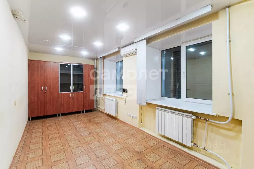 Помещение свободного назначения в Омская область, Омск ул. 10 лет ... - Фото 1