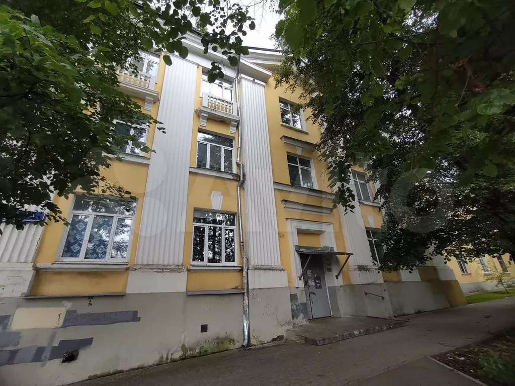 Комната 39,1 м в 8-к., 1/3 эт. - Фото 0