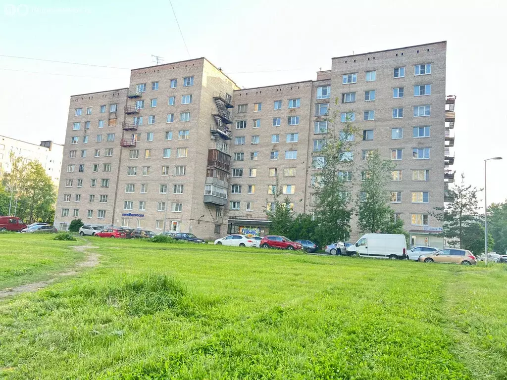 1к в 8-комнатной квартире (18 м) - Фото 0