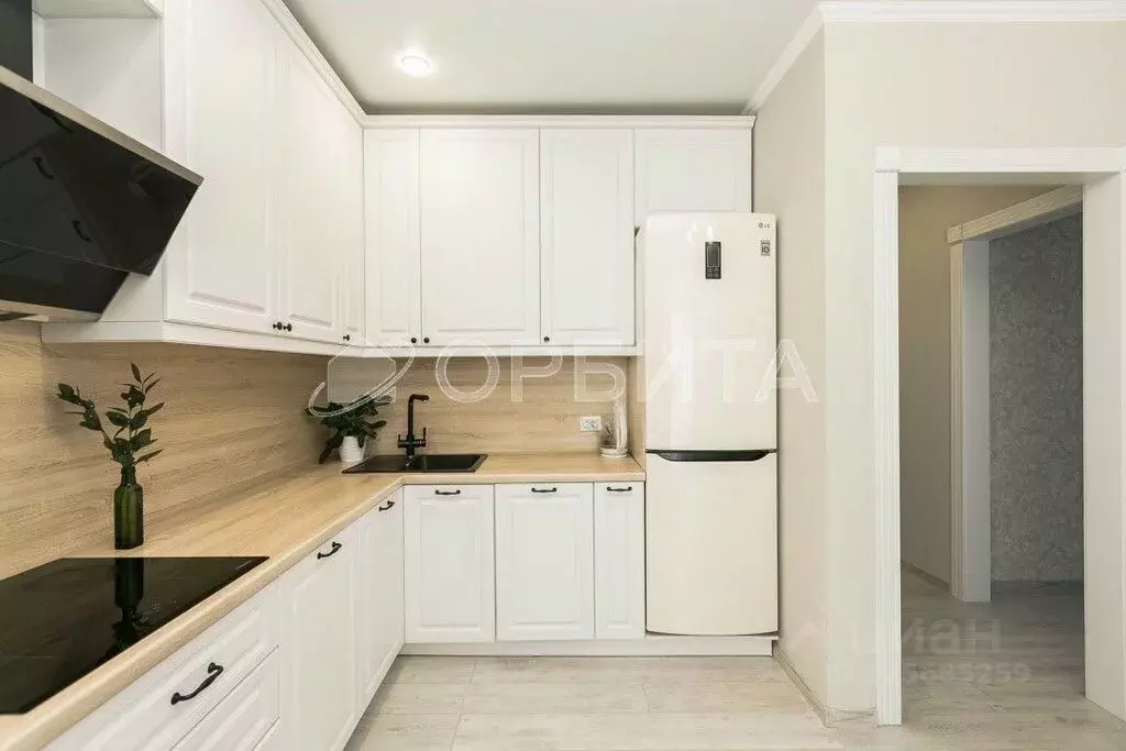 3-к кв. Тюменская область, Тюмень ул. Бакинских Комиссаров, 1 (75.3 м) - Фото 2