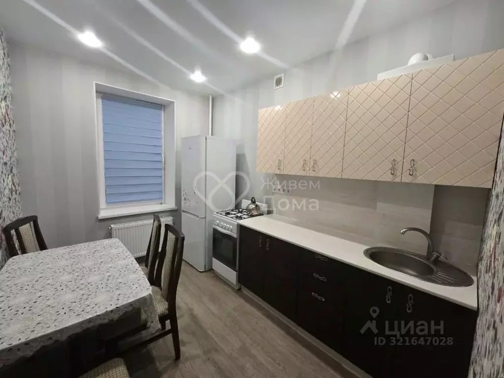 2-к кв. Волгоградская область, Волгоград ул. 70-летия Победы, 10 (46.7 ... - Фото 1