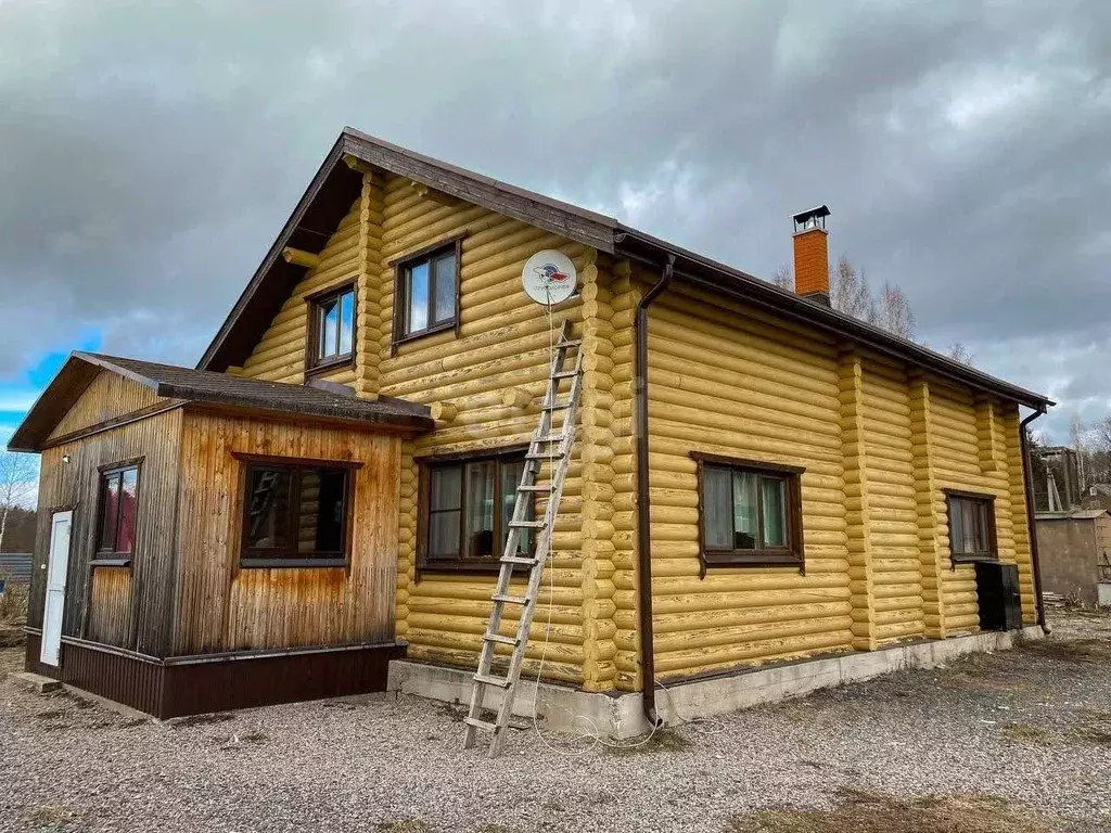 Дом в Ленинградская область, Киришский район, Будогощское городское ... - Фото 0