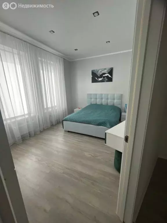 Дом в Октябрьский, 32-й микрорайон, улица Владимира Щелкачева, 29 (128 ... - Фото 1