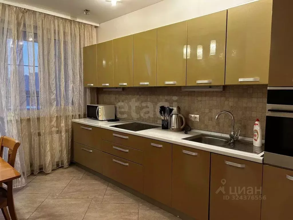 3-к кв. Новосибирская область, Новосибирск Военная ул., 18 (90.0 м) - Фото 1