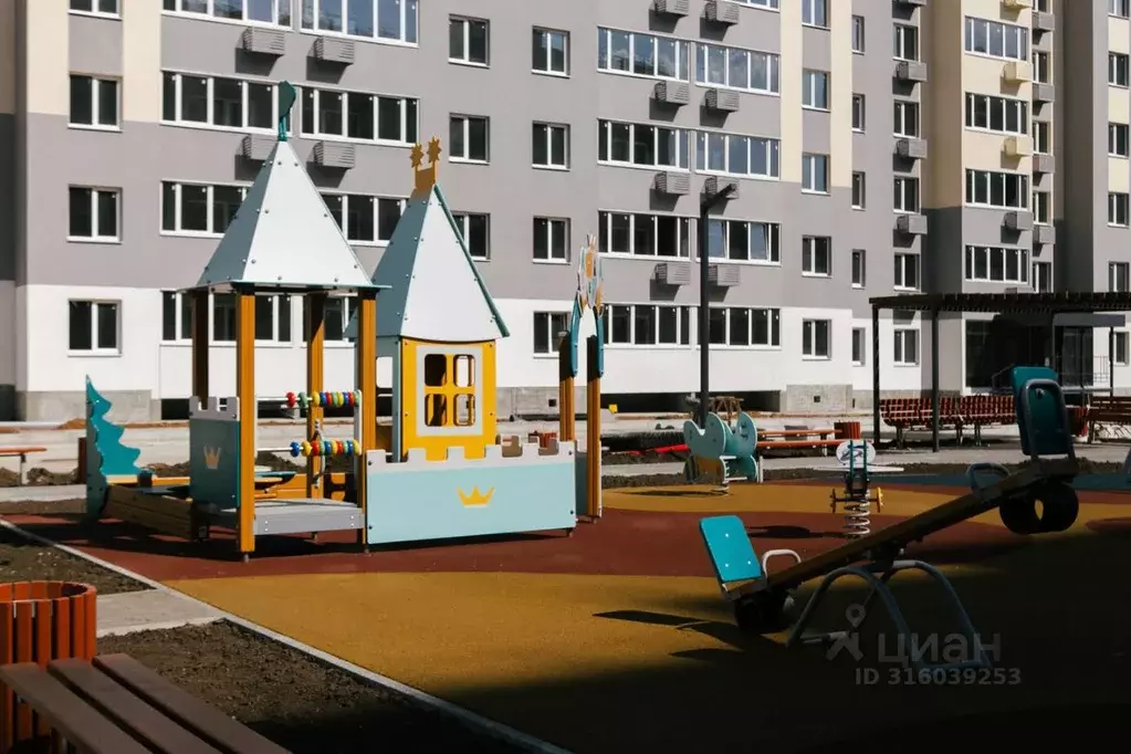 1-к кв. Самарская область, Тольятти Приморский бул., 58/2 (40.04 м) - Фото 1