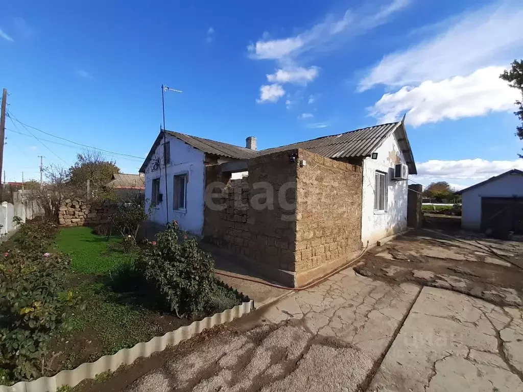 Дом в Крым, Сакский район, Крайненское с/пос, с. Трудовое ул. Зеленая ... - Фото 1