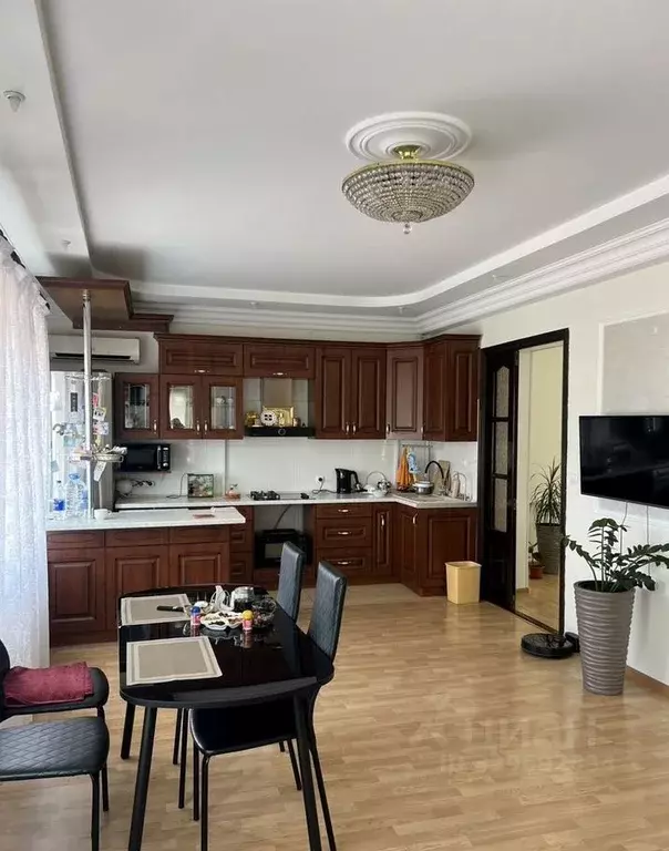 3-к кв. Крым, Симферополь ул. Белая, 31 (100.0 м) - Фото 1