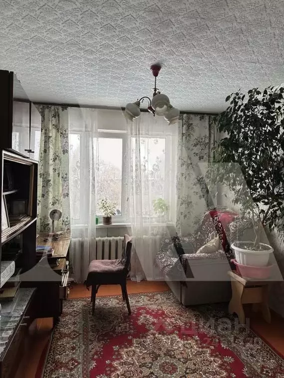 4-к кв. Омская область, Кормиловка рп ул. Маяковского, 32 (77.9 м) - Фото 0