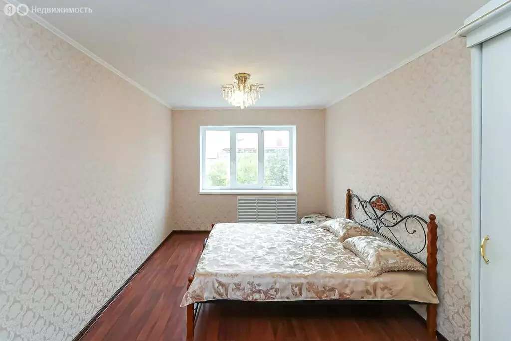 3-комнатная квартира: Московский, улица Бурлаки, 12 (70 м) - Фото 0