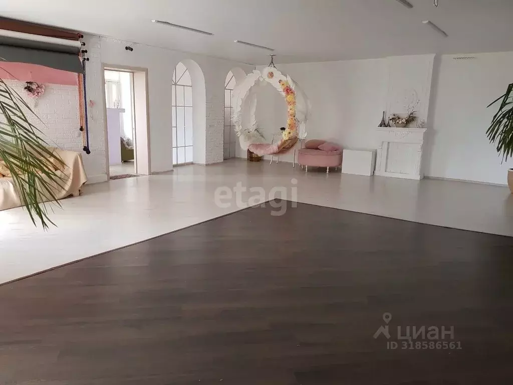 Помещение свободного назначения в Белгородская область, Белгород бул. ... - Фото 1