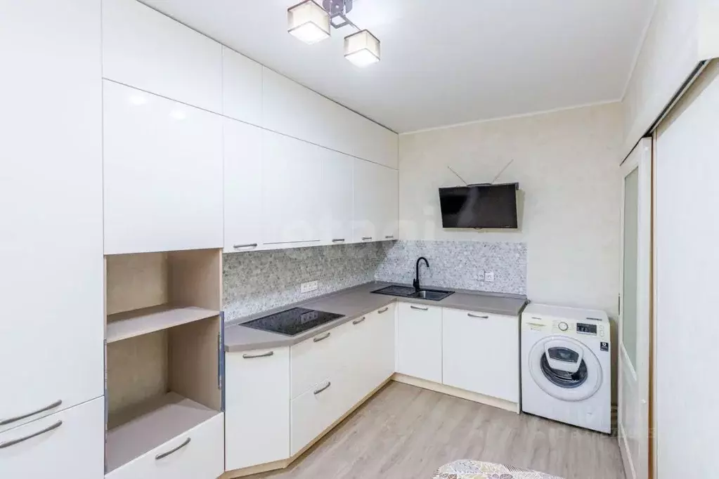 2-к кв. Тюменская область, Тюмень ул. Арктическая, 7 (49.0 м) - Фото 1