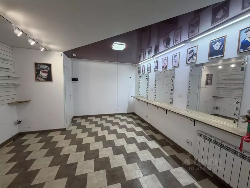 Торговая площадь в Санкт-Петербург ул. Есенина, 11К1 (28 м) - Фото 2