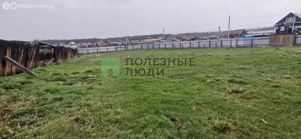 Участок в посёлок Хужир, улица Ворошилова (18.5 м) - Фото 1