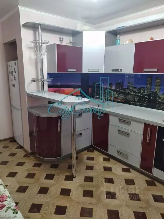 3-к кв. Оренбургская область, Кувандык Фестивальная ул., 3 (64.6 м) - Фото 1