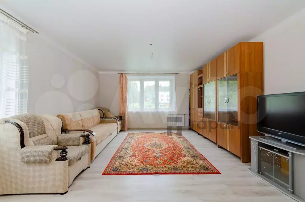 2-к. квартира, 60 м, 1/10 эт. - Фото 1