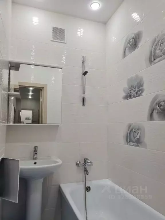 2-к кв. Брянская область, Брянск ул. Пушкина, 43 (59.7 м) - Фото 1