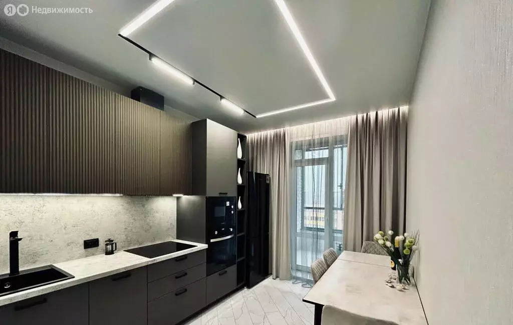 2-комнатная квартира: Абакан, улица Генерала Тихонова, 8 (61.7 м) - Фото 1