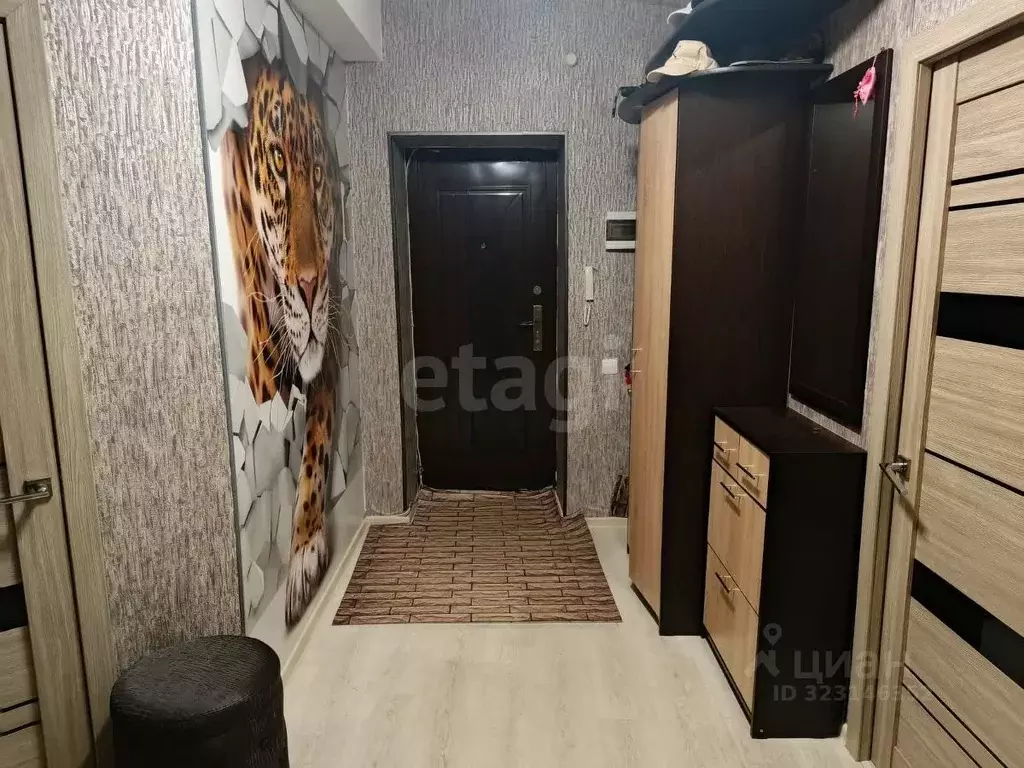 3-к кв. Сахалинская область, Тымовское пгт ул. Первомайская, 20 (72.0 ... - Фото 0