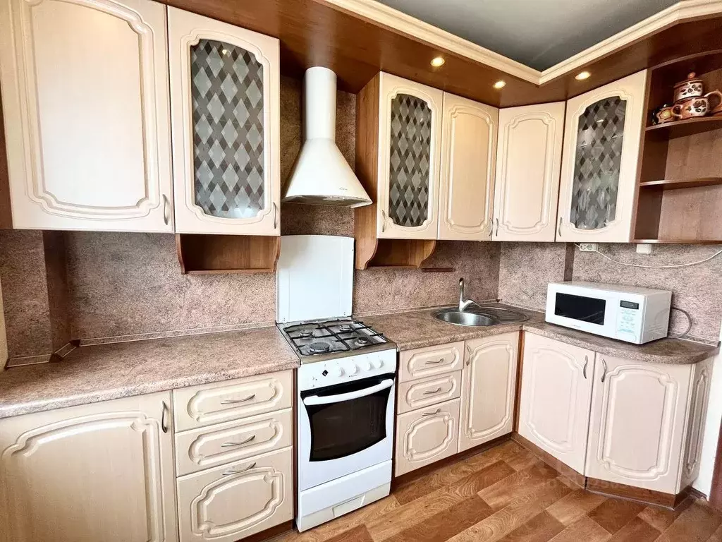 3-к кв. Татарстан, Нижнекамск ул. Менделеева, 32 (64.8 м) - Фото 0
