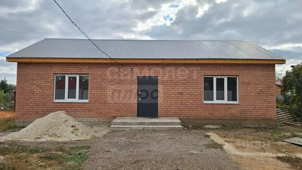 Дом в Оренбургская область, Оренбургский район, Нежинский сельсовет, ... - Фото 1