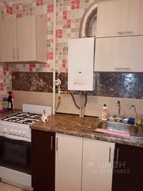 1-к кв. Белгородская область, Шебекино ул. 50 лет Октября, 2 (31.0 м) - Фото 1