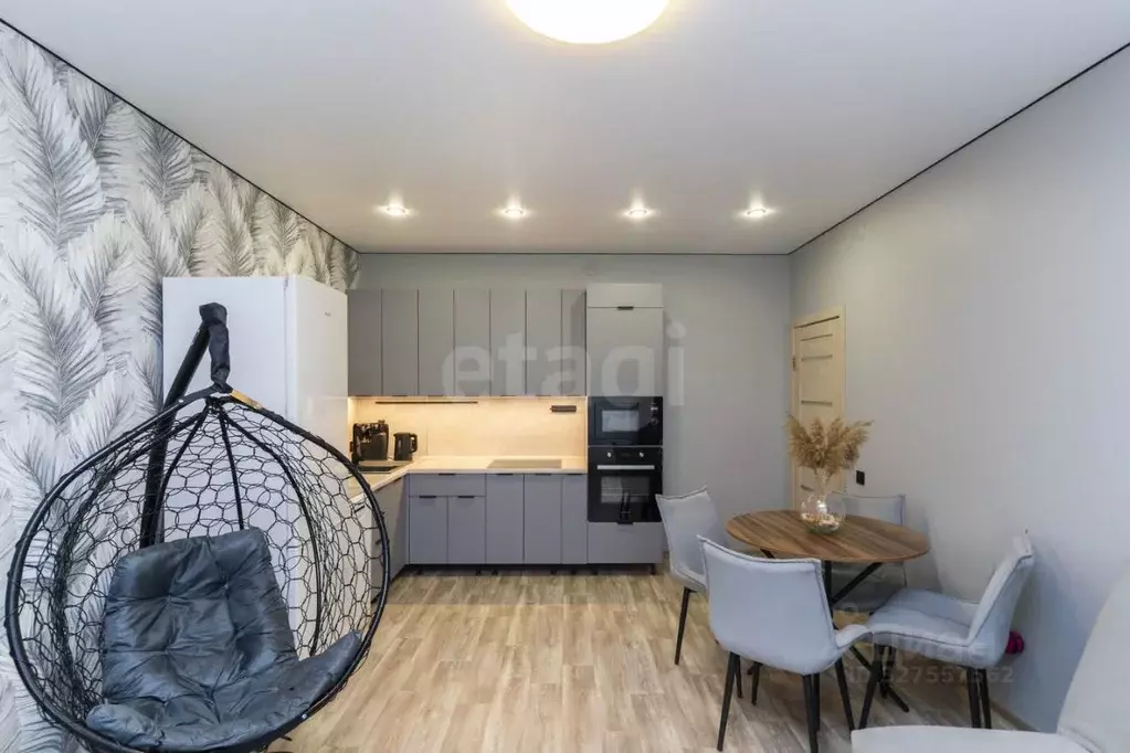 2-к кв. Тюменская область, Тюмень ул. Линейная, 17 (67.0 м) - Фото 1