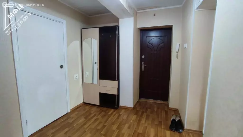 3-комнатная квартира: посёлок городского типа Ленино, Шоссейная улица, ... - Фото 1