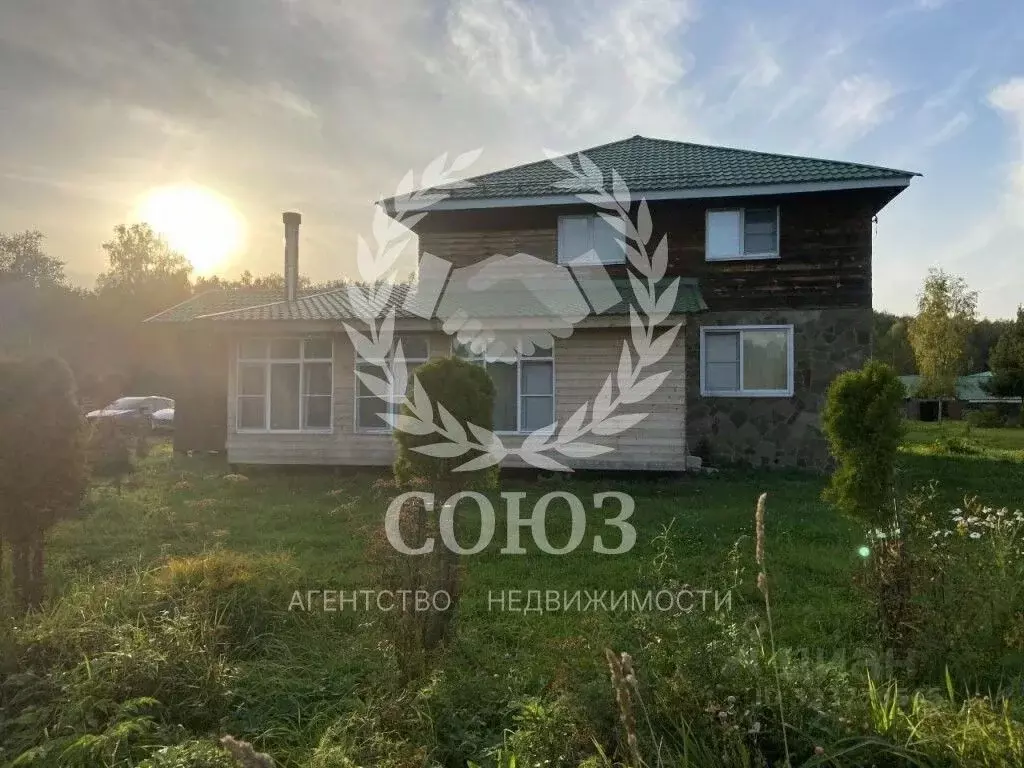 Дом в Калужская область, Жуковский муниципальный округ, с. Высокиничи  ... - Фото 1