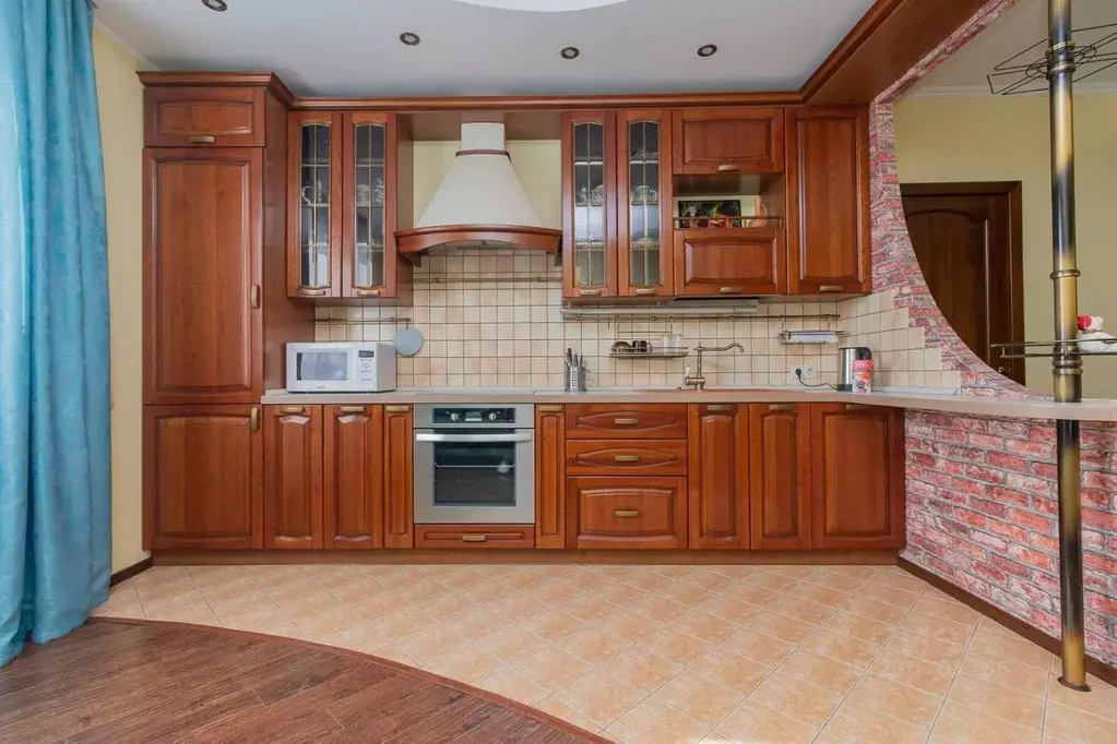 3-к кв. Омская область, Омск бул. Архитекторов, 14 (85.0 м) - Фото 2