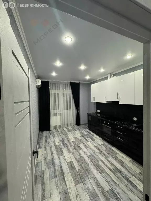 1-комнатная квартира: Краснодар, улица им. Героя Яцкова И.В., 15к2 ... - Фото 1