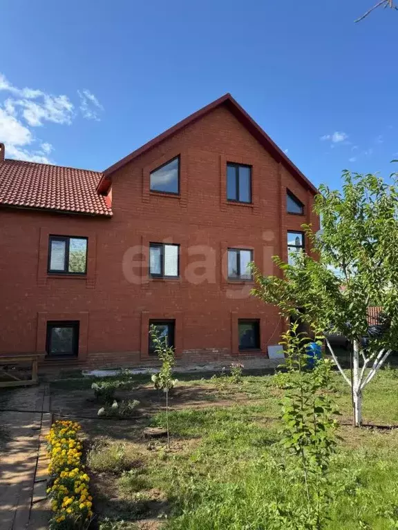 Дом в Саратовская область, Энгельс ул. Береговая, 10 (212 м) - Фото 2