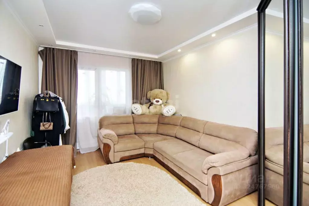 Студия Ханты-Мансийский АО, Сургут ул. Ивана Захарова, 12/1 (28.3 м) - Фото 1