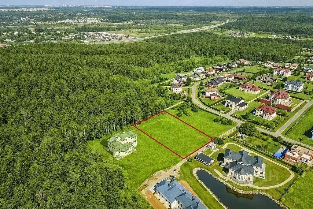 Участок в Московская область, Красногорск городской округ, д. ... - Фото 1