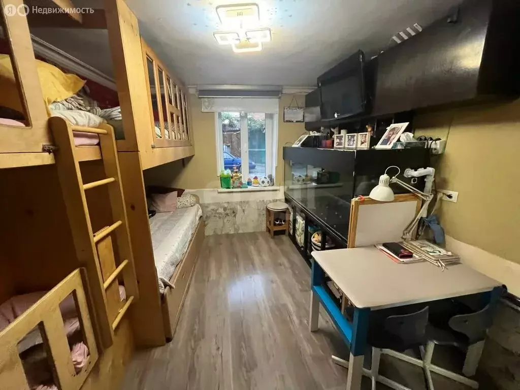 1-комнатная квартира: Владикавказ, улица Братьев Щукиных, 20 (29 м) - Фото 1
