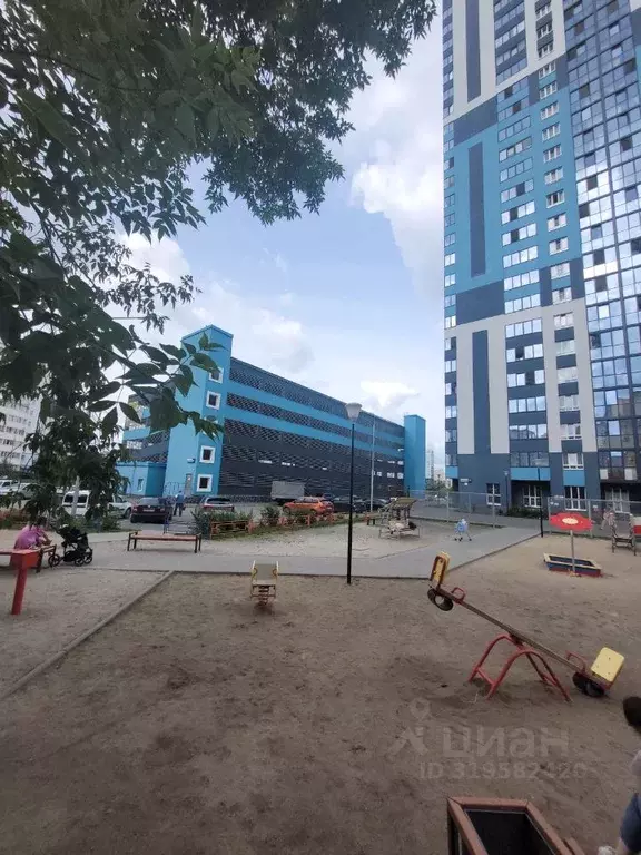 2-к кв. Свердловская область, Екатеринбург ул. Просторная, 91 (61.7 м) - Фото 1