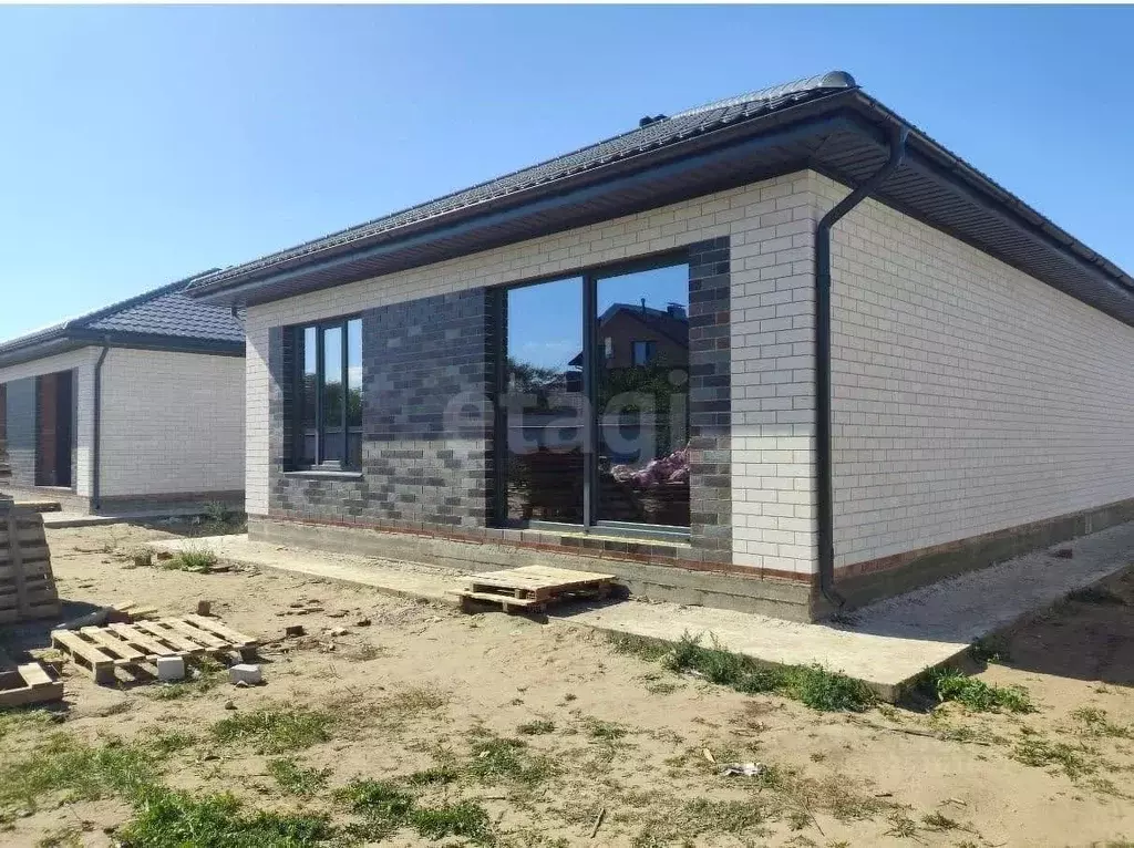 Дом в Саратовская область, Энгельс муниципальное образование, пос. ... - Фото 1