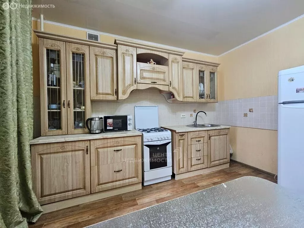 1-комнатная квартира: Казань, улица Салиха Батыева, 1 (46 м) - Фото 1