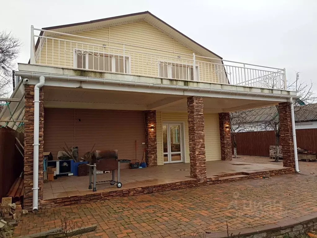 Дом в Крым, Симферопольский район, Гвардейское пгт ул. Первомайская ... - Фото 1