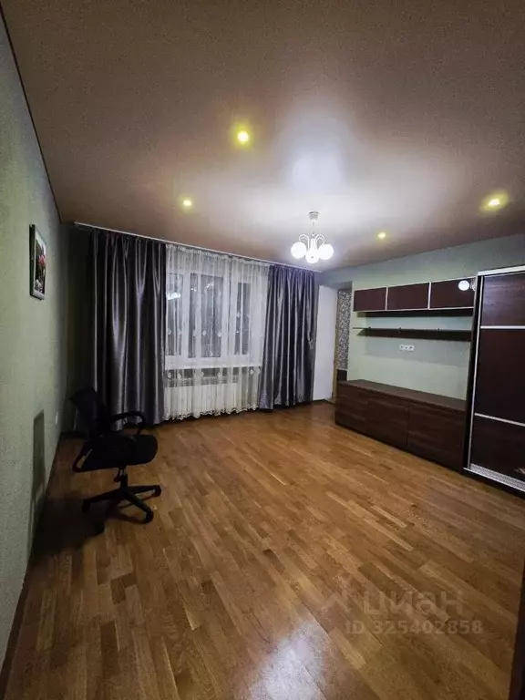 2-к кв. Тюменская область, Тюмень ул. Свердлова, 18 (65.0 м) - Фото 1