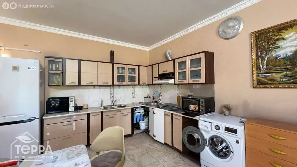 Дом в Заозёрное, Севастопольская улица, 52 (300 м) - Фото 0