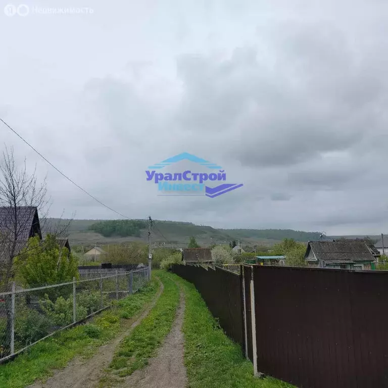 Участок в Октябрьский, микрорайон Центр (4 м) - Фото 0