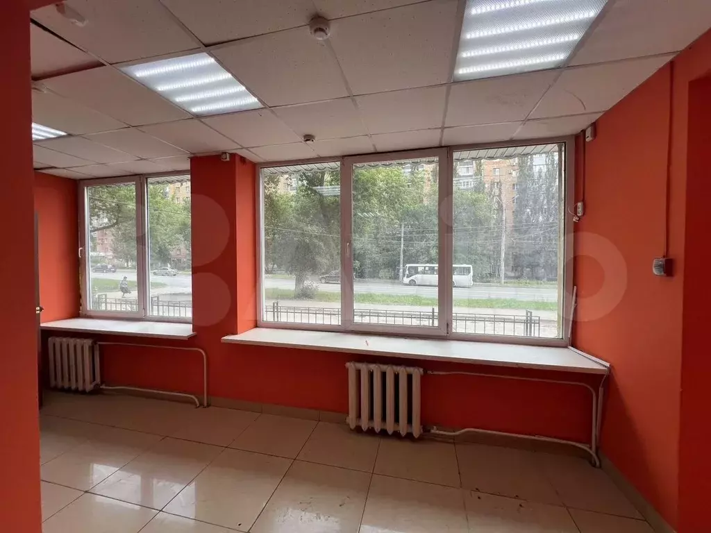Помещение свободного назначения 150 м на первой линии - Фото 1