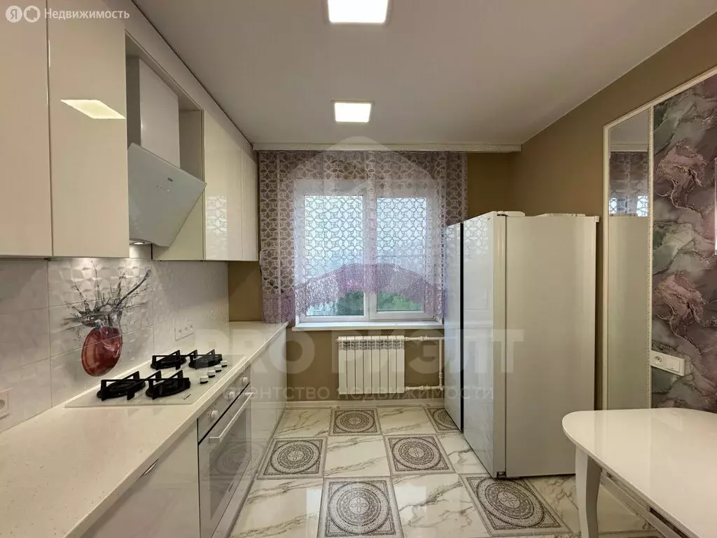 3-комнатная квартира: Калининград, Балтийская улица, 1 (64.7 м) - Фото 0