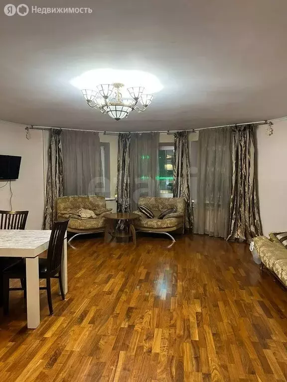 2-комнатная квартира: Тюмень, улица 50 лет Октября, 3/1 (86.3 м) - Фото 1