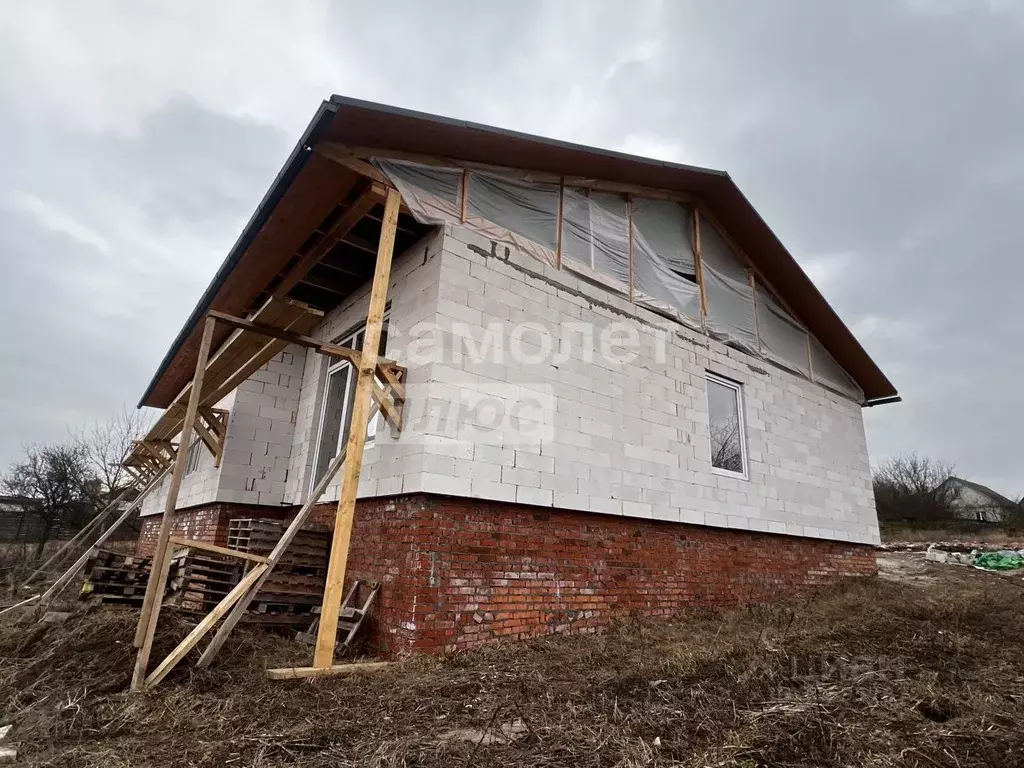 Дом в Курская область, Курский район, Моковский сельсовет, д. 1-я ... - Фото 1