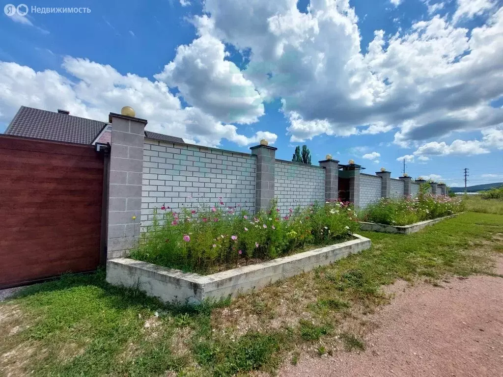Дом в село Доброе, Лесная улица, 102 (185 м) - Фото 1