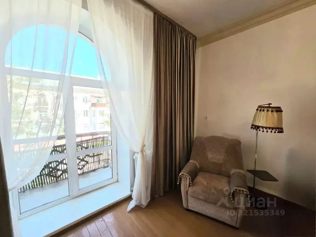 3-к кв. Бурятия, Улан-Удэ Коммунистическая ул., 41 (85.0 м) - Фото 1